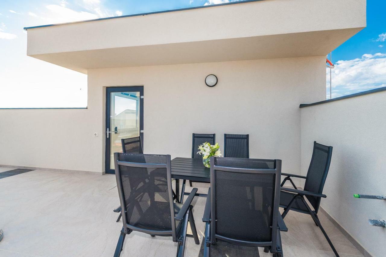 Luxury Penthouse Apartment Mandre Exterior foto